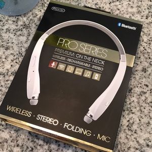 NWT- Bluetooth Head Phones